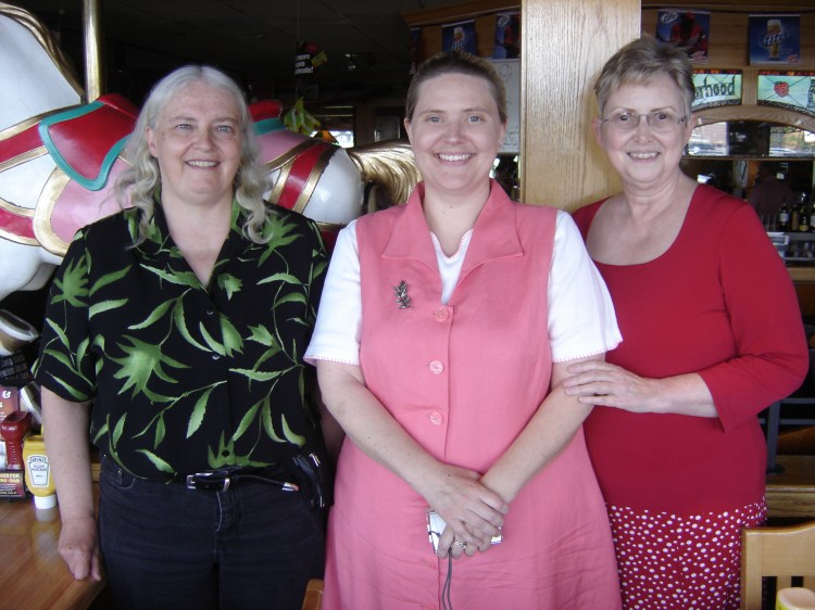Ann Lawson, Sonya Schryer Norris and Diane (Schryer) Fichter in Lansing, Michigan 2009